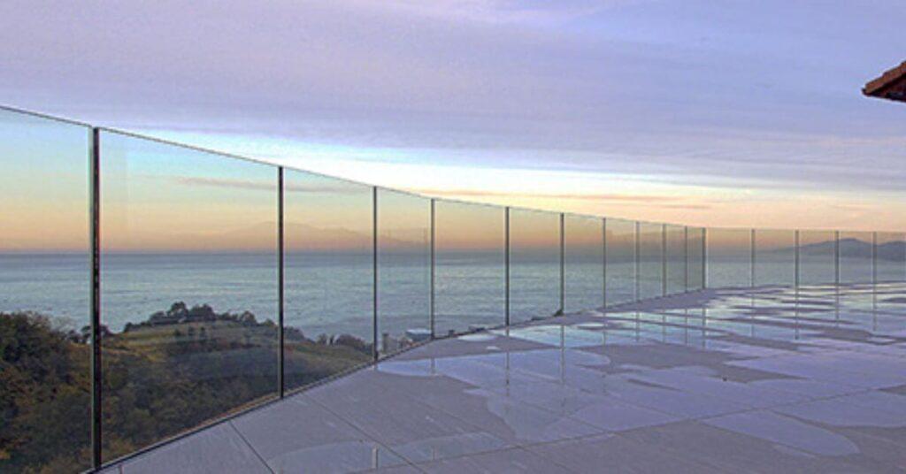 beautiful frameless glass balustrade 